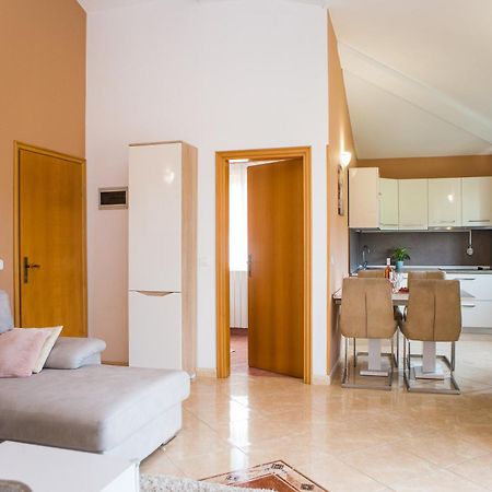 Apartments Lorena Poreč Exterior foto