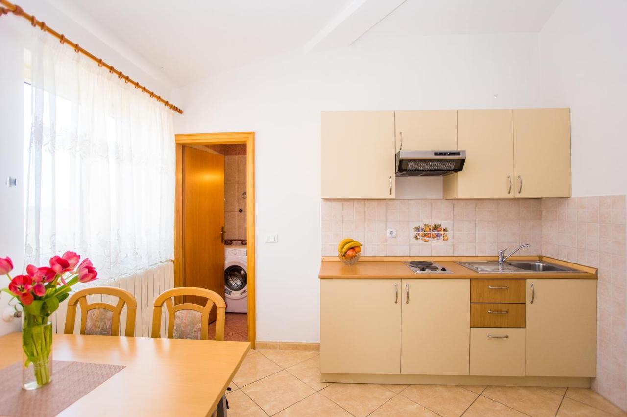 Apartments Lorena Poreč Exterior foto
