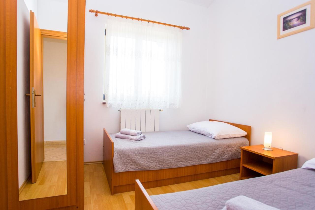 Apartments Lorena Poreč Exterior foto