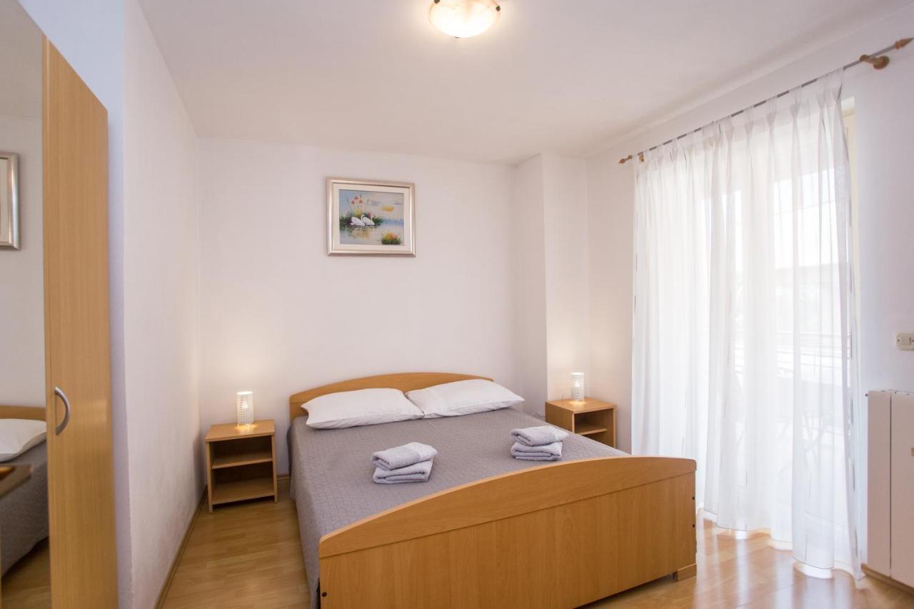 Apartments Lorena Poreč Exterior foto