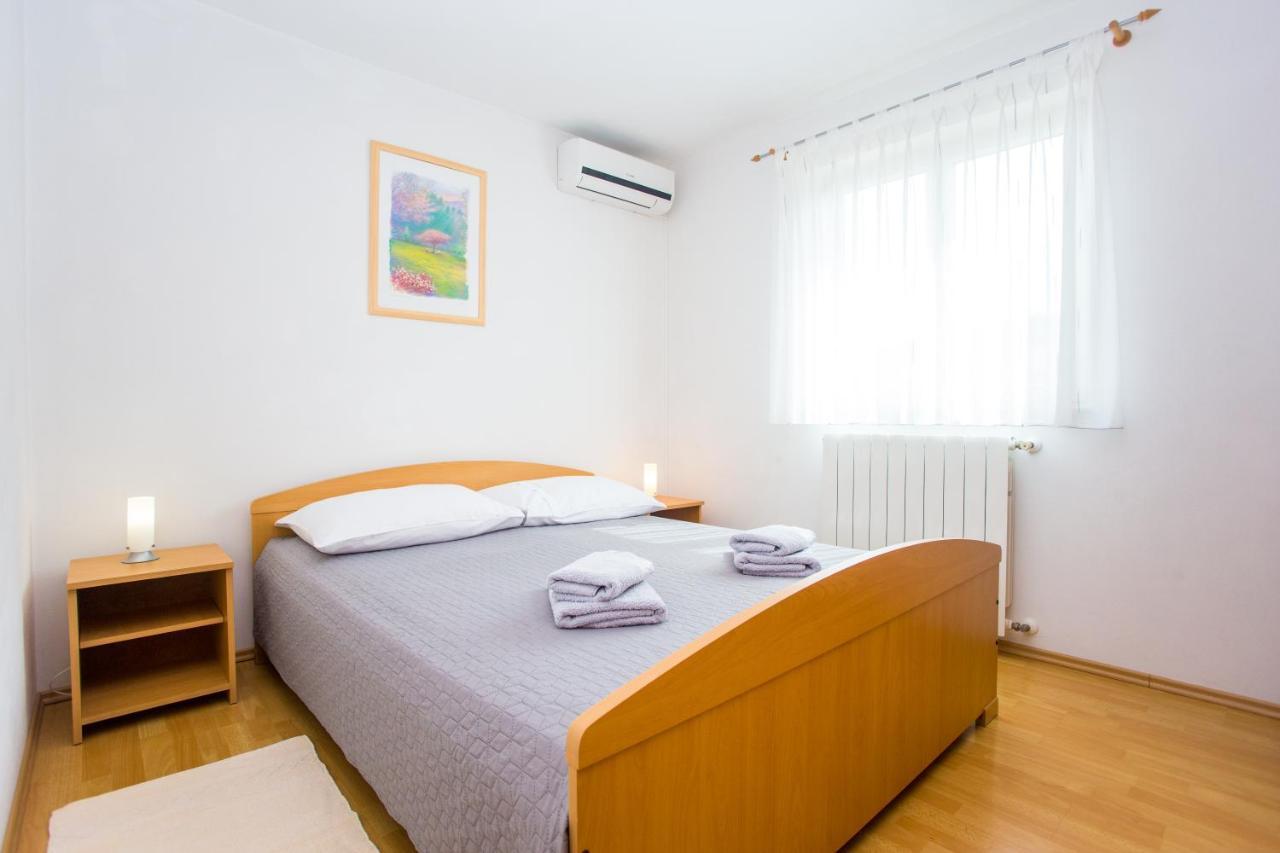 Apartments Lorena Poreč Exterior foto