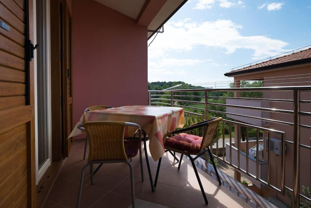 Apartments Lorena Poreč Exterior foto