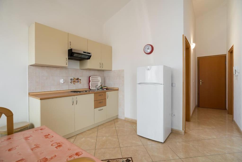 Apartments Lorena Poreč Exterior foto
