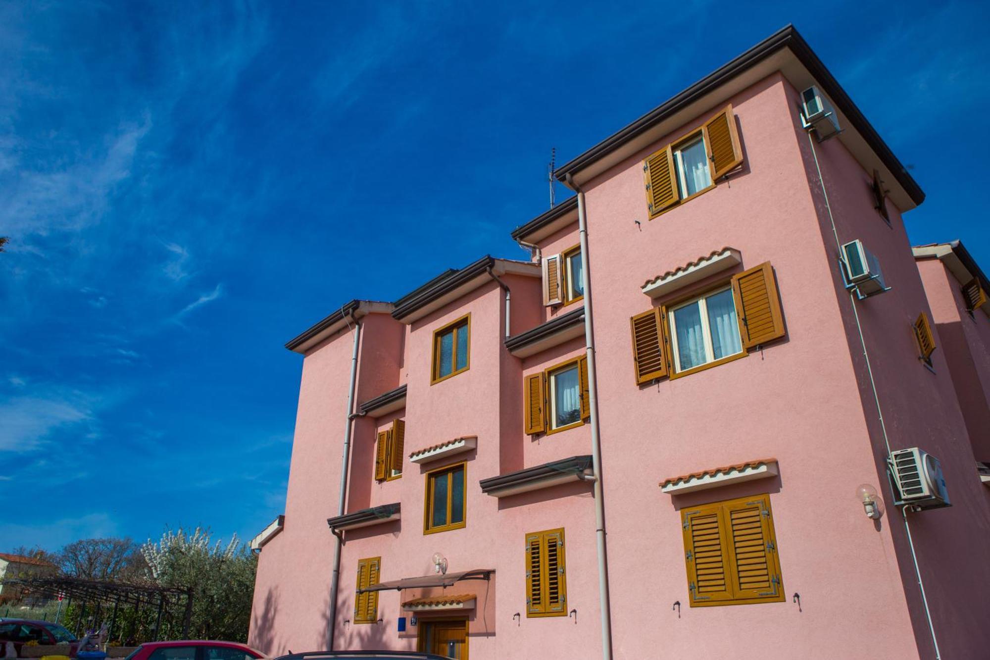 Apartments Lorena Poreč Exterior foto